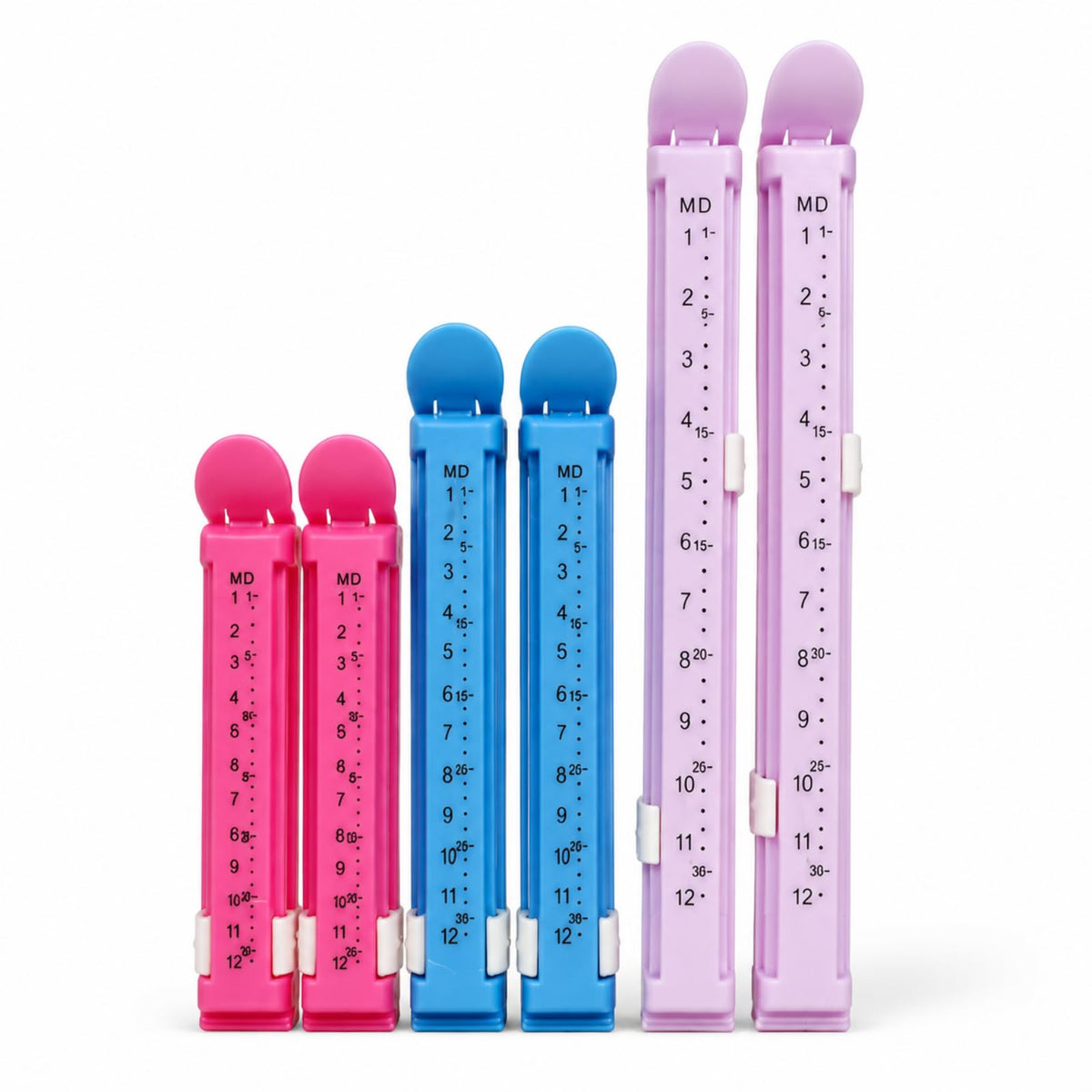 6 food bag sealing clips with built-in date scale-heavy reusable kitchen sealer for French fries, bread, snacks and leftovers (3 sizes in random colors) (6 sealing clips)